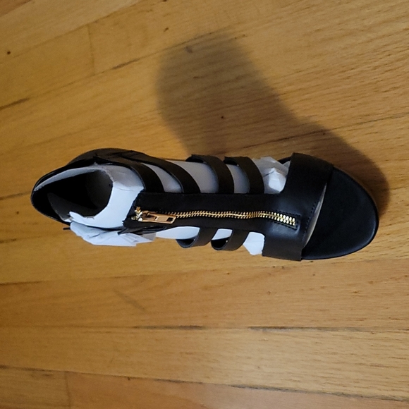 Shoes - Picture 2 of 3